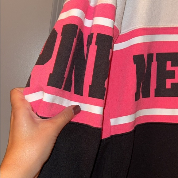 PINK Victoria's Secret New York Crewneck Sweatshirt - Pink, White, Black - Picture 2 of 3